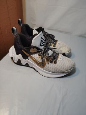 Nike Giannis Immortality Men Shoes White Metallic Gold Black CZ4099-100 Size 7.5